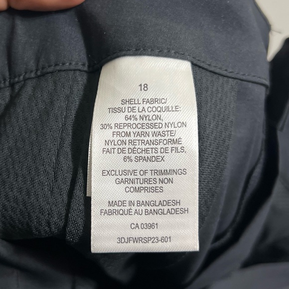 Woman’s comfortable breathable shorts - Picture 4 of 4